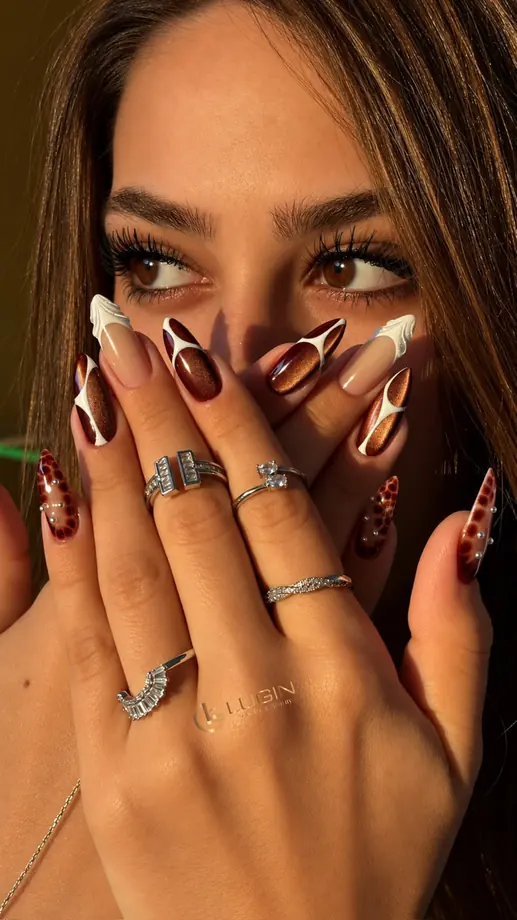 Kahverengi dalga desenli nail art